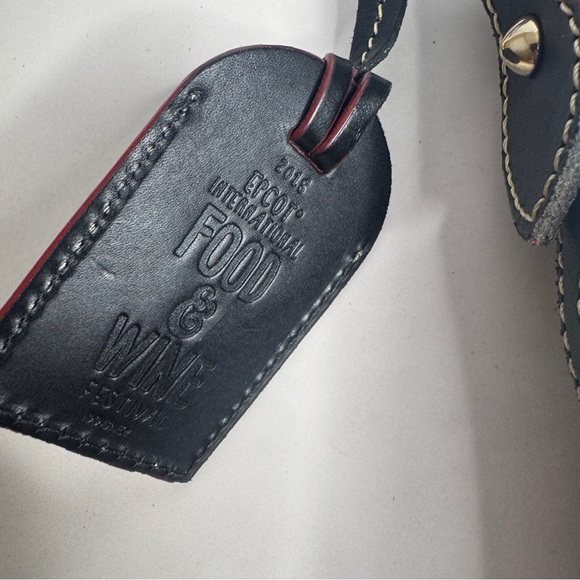 Dooney & Bourke Shoulder Bag Disney 2018 Epcot Food & Wine Festival - Picture 4 of 11